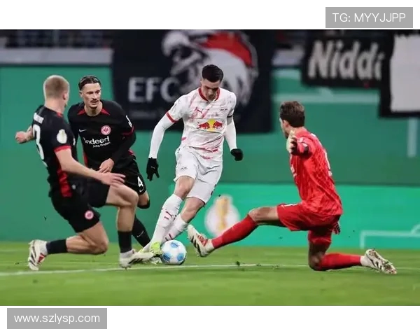若昂巴卡约科破门RB莱比锡半场领先沃尔夫斯堡1-0 若昂巴卡约科破门RB莱比锡半场领先沃尔夫斯堡1-0